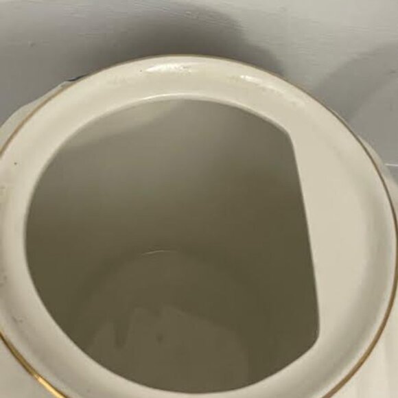 English Windsor Teapot  with . Floral Roses Bouquet Swirl Design - Picture 14 of 15